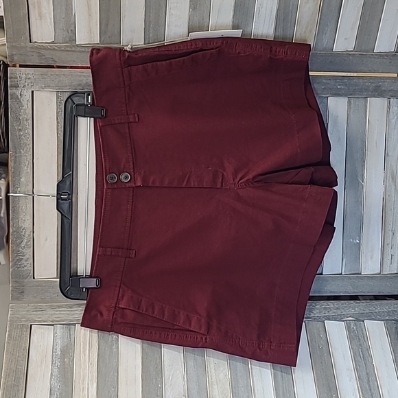 Stretch Shorts | A new day | 16 - Picture 1 of 8